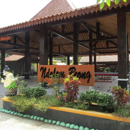 Penginapan Wardi Syariah Borobudur By Ndalem Beong Magelang Exterior photo
